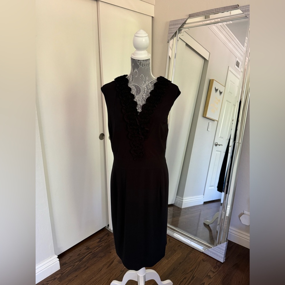 Super comfy and cute black cocktail dress by Taylor size 22W